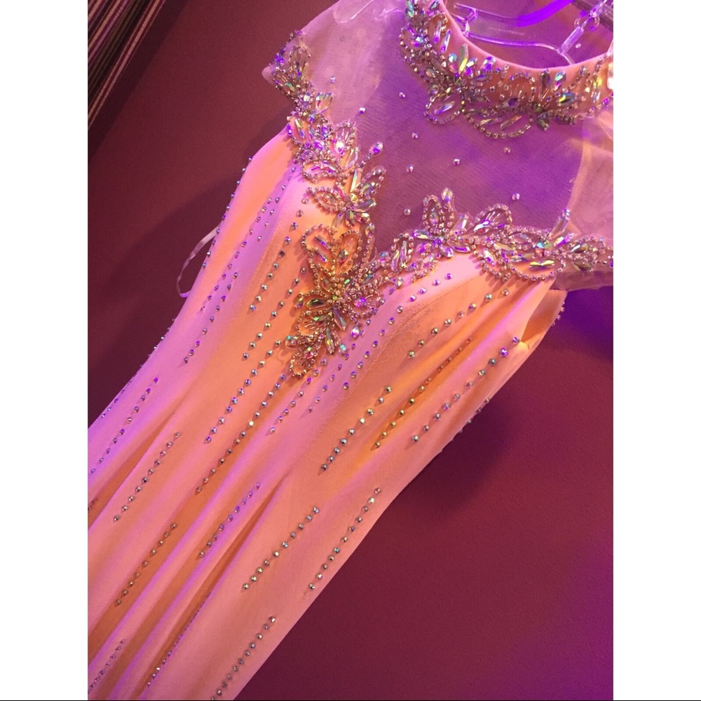 Prom dress - Picture 4 of 5
